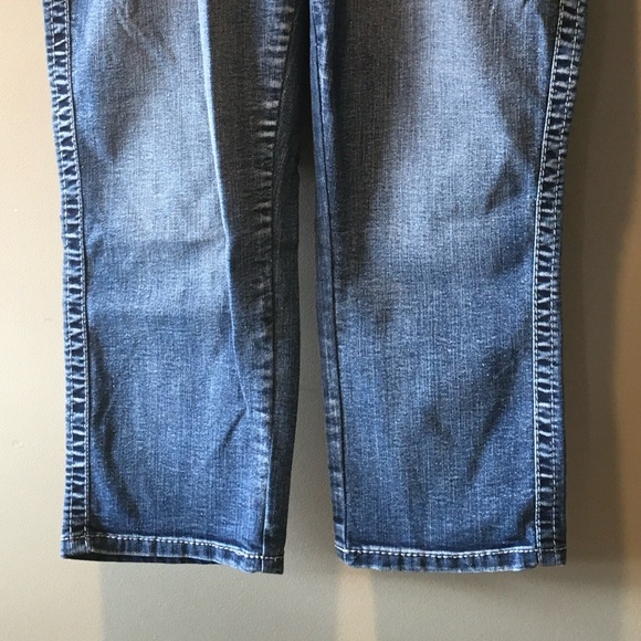 Seven7 Jean Capris - Picture 10 of 16